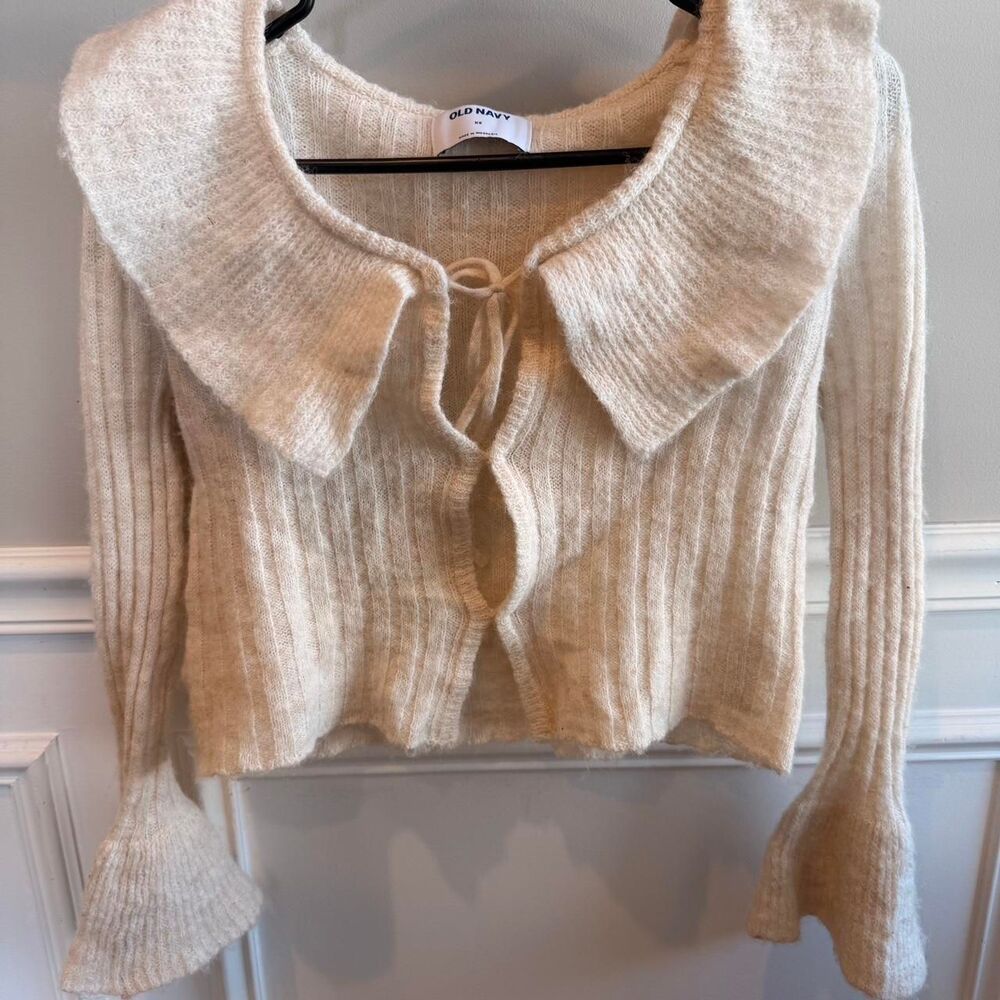 Old navy bell sleeve lace up cream cardigan XS